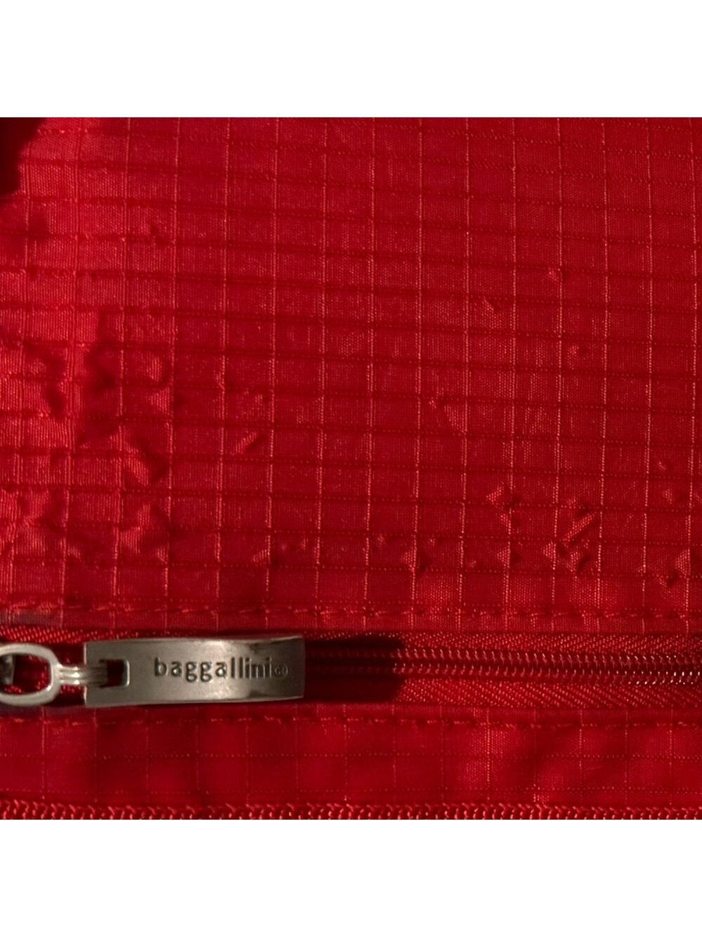 BAGGALLINI RED NYLON NECK STRAP, PASSPORT HOLDER, TRAVEL DOCUMENT ORGANIZER BAG - Picture 14 of 16